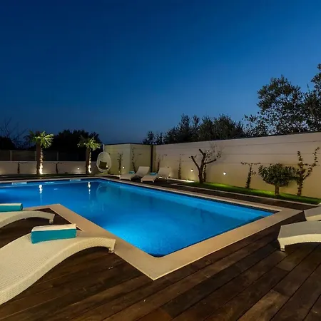 Sophisticated Oasis With Pool Villa Kaštela